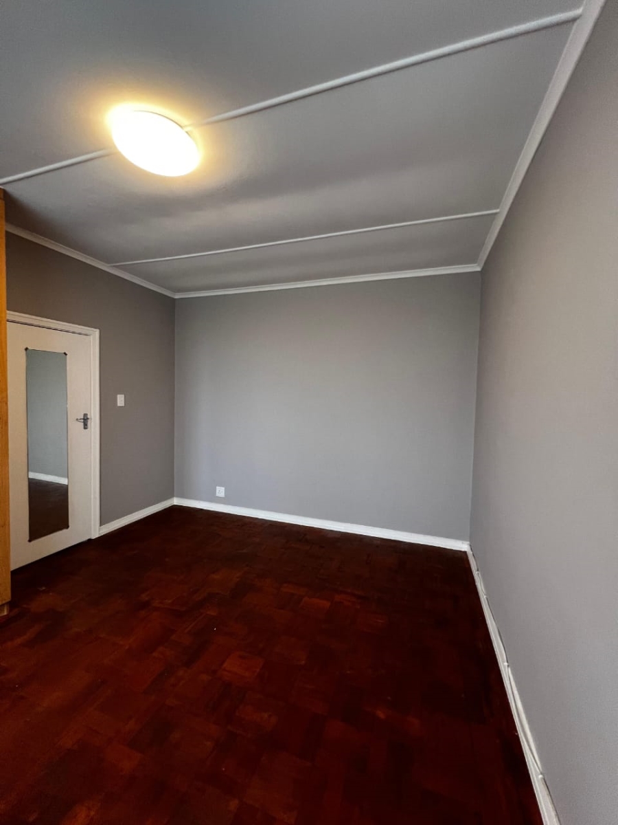 2 Bedroom Property for Sale in Goodwood Estate Western Cape